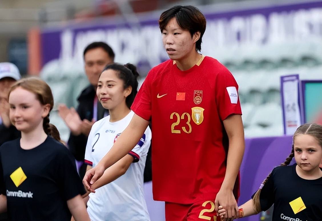 三年合约敲定！23岁中国球员正式加盟本菲卡，留洋军团再添猛将